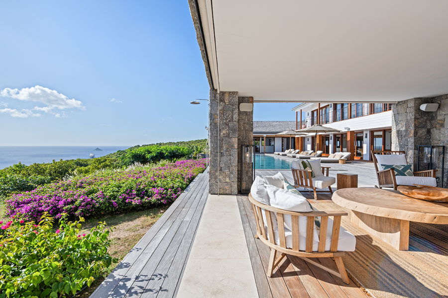 Sixieme Sens | Outdoor Living Room
