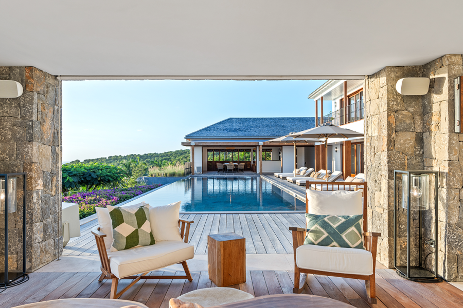Sixieme Sens | Outdoor Living Room