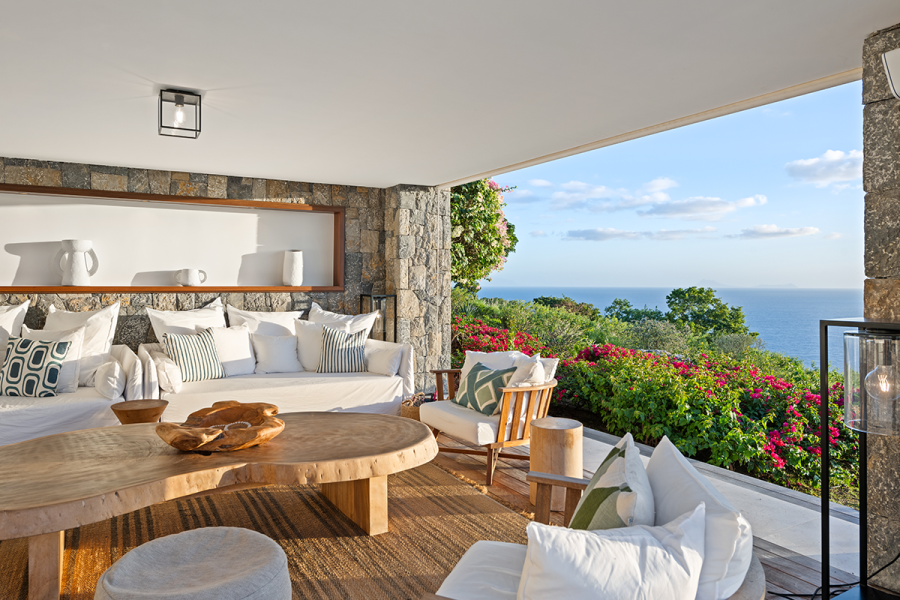 Sixieme Sens | Outdoor Living Room